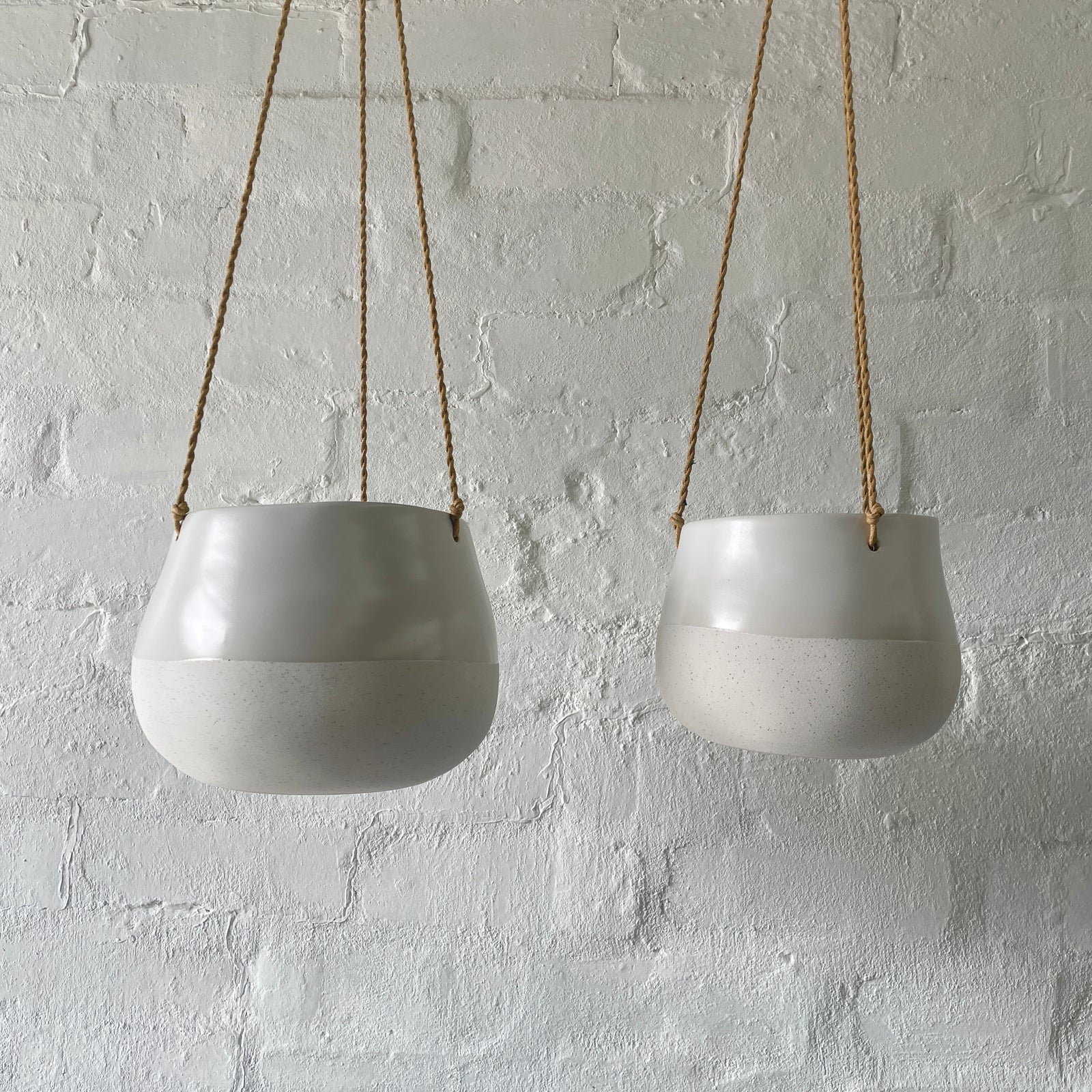 Leni Hanging Ceramic | White