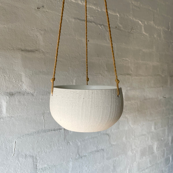 Ava Hanging Pot