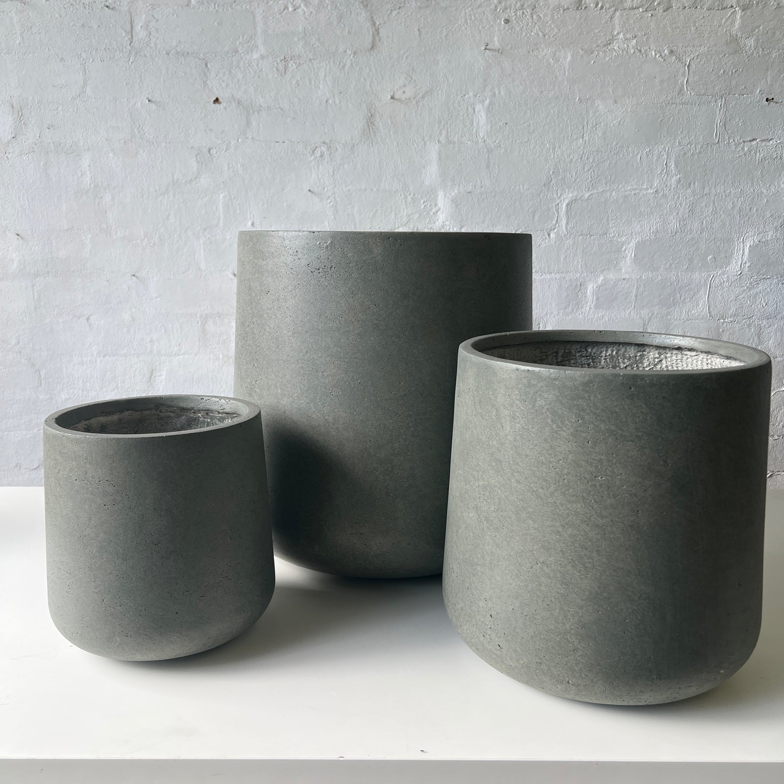 Lightweight Oliver Pot | Slate