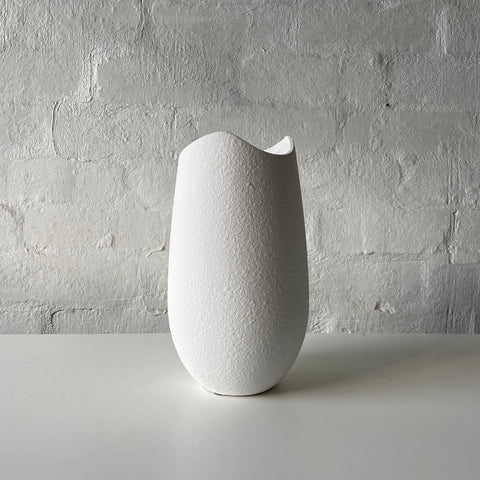 Laura Vase | White