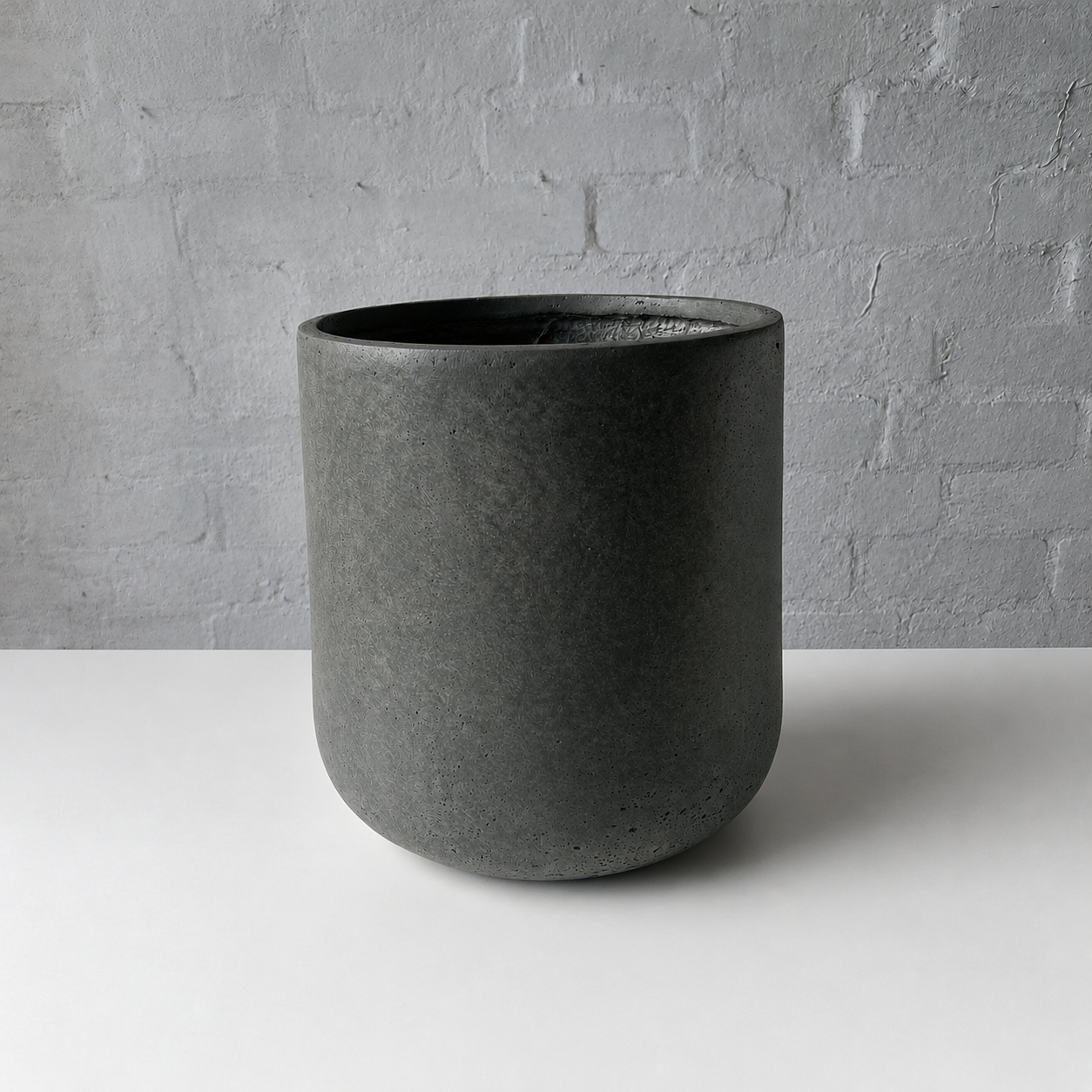 Lightweight Oliver Pot | Slate