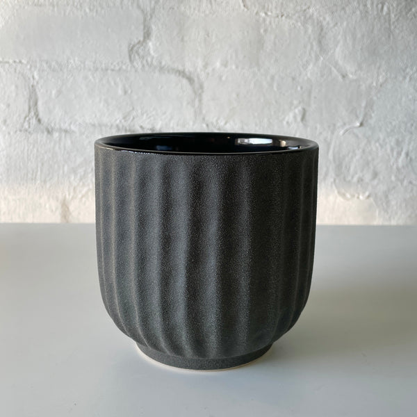 Peta Pot | Light Black