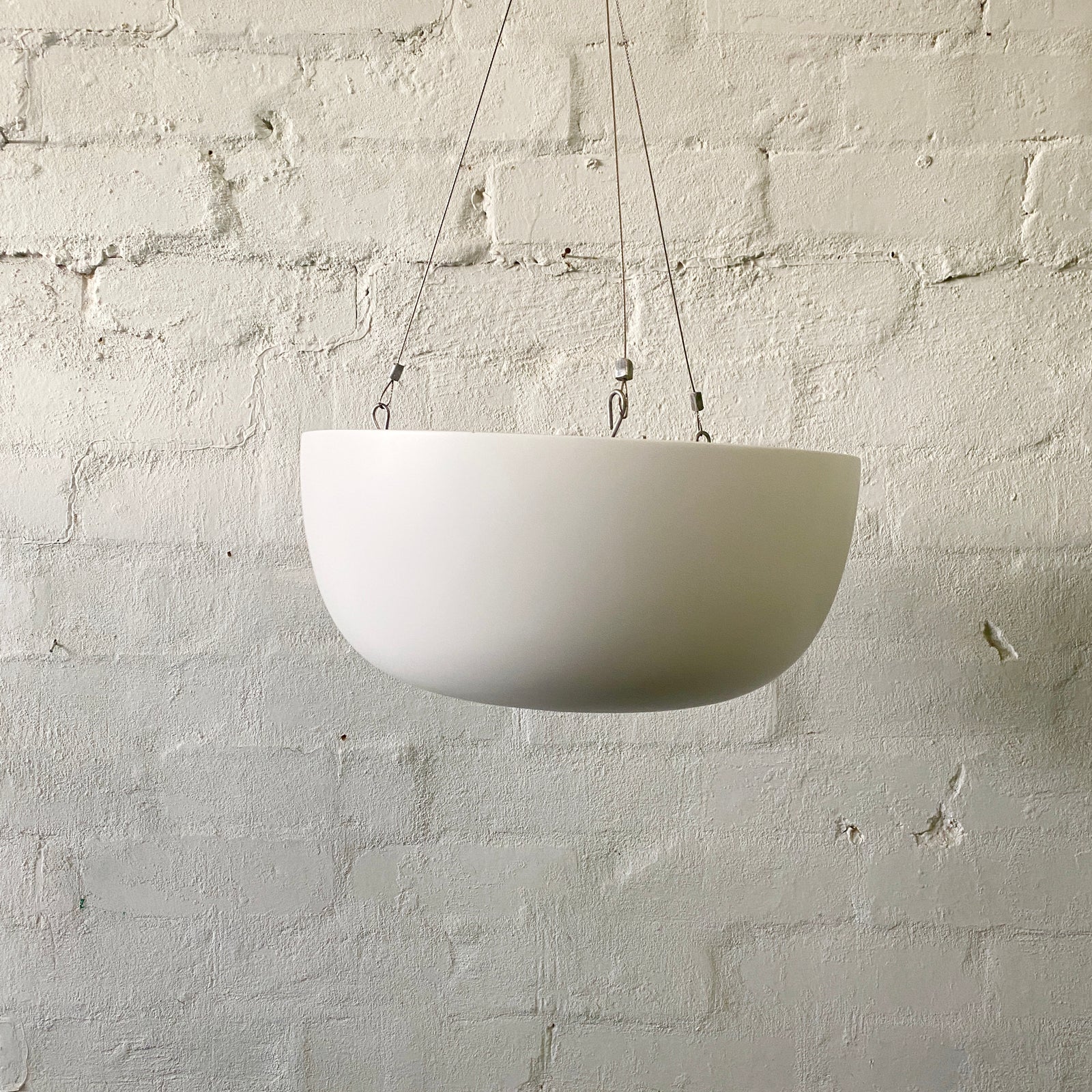 Lightweight Hanging Pot | White