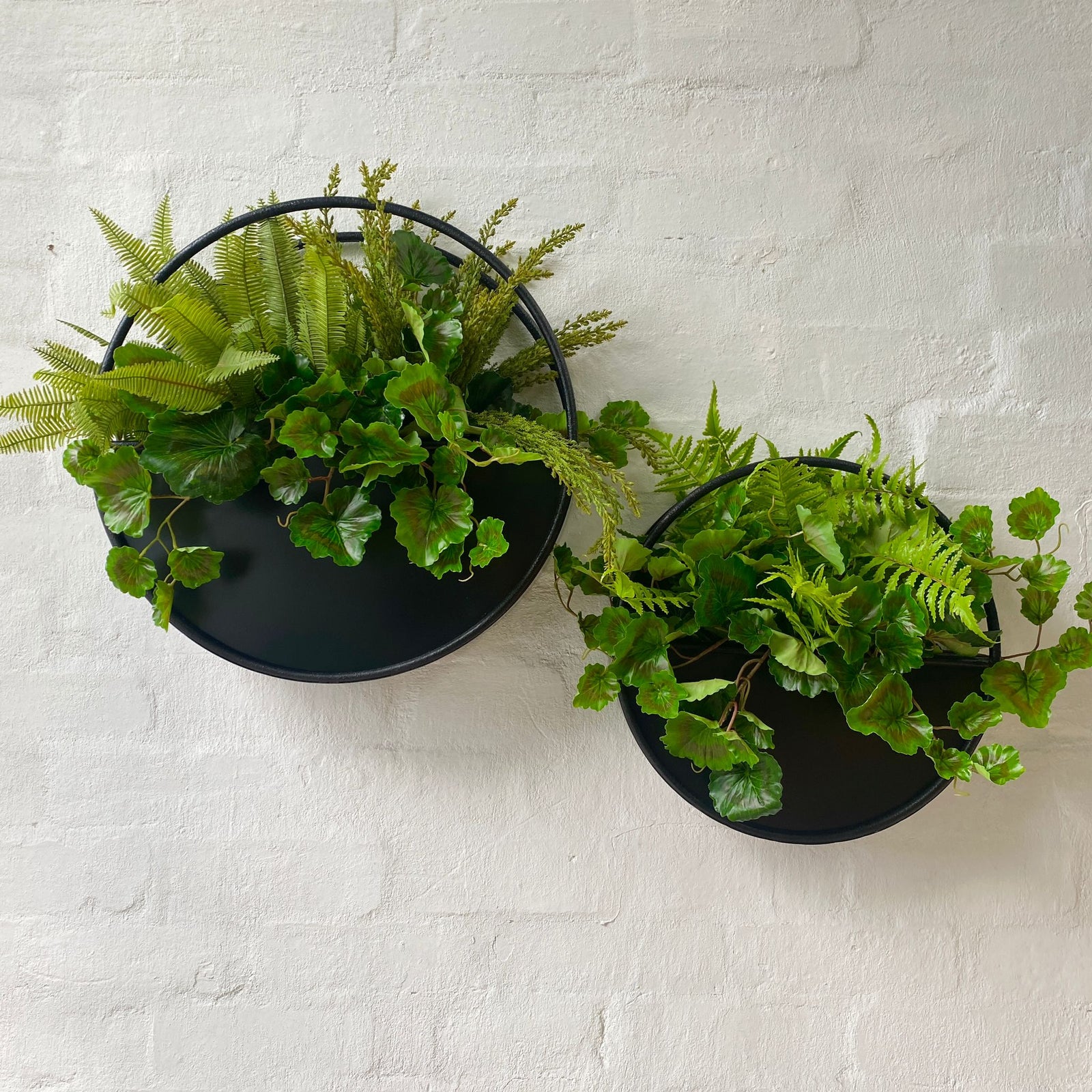 Outdoor Artificial Greenery Design for Wall Planter