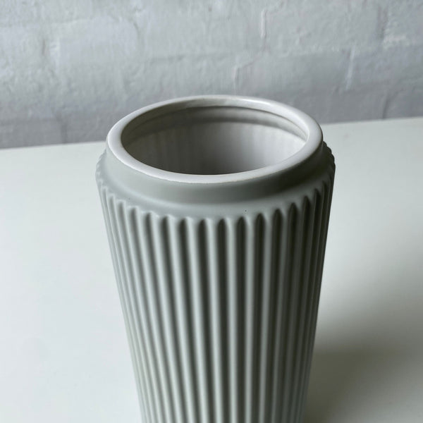 Evelyn Vase | Grey